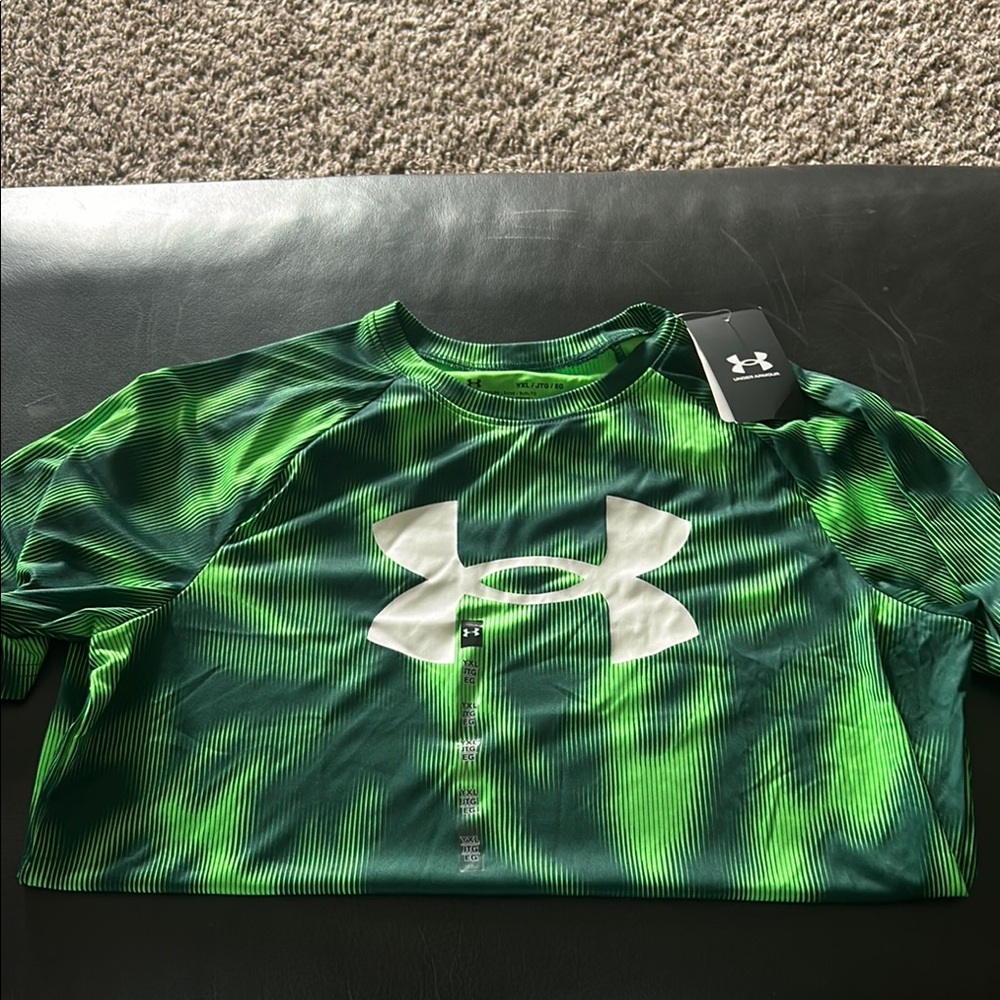 Under Armour Green and White Short Sleeve Tee